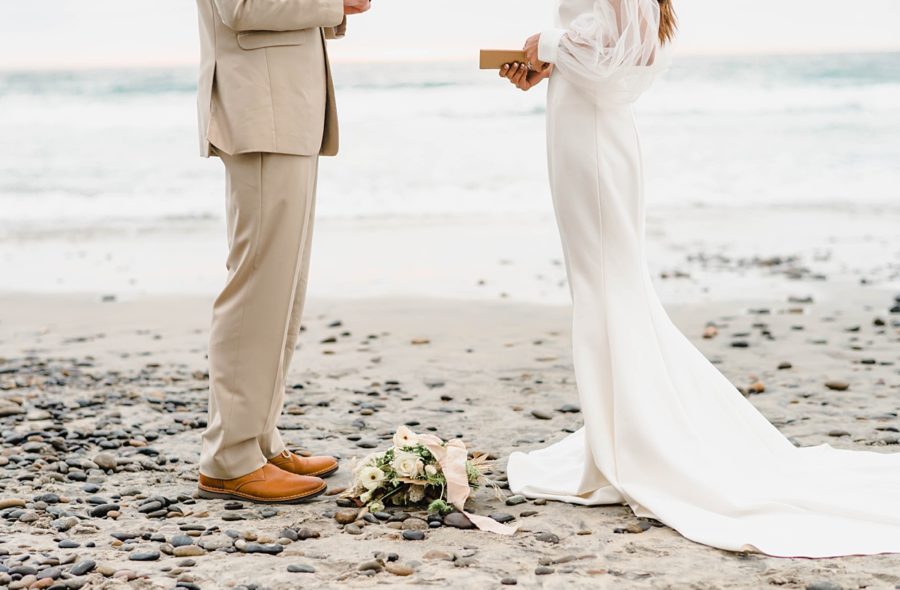 elopement tips reading vows beach details