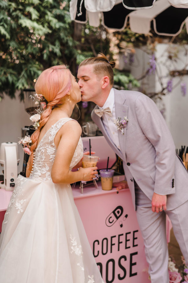 unique wedding trends coffee bar bride and groom kissing