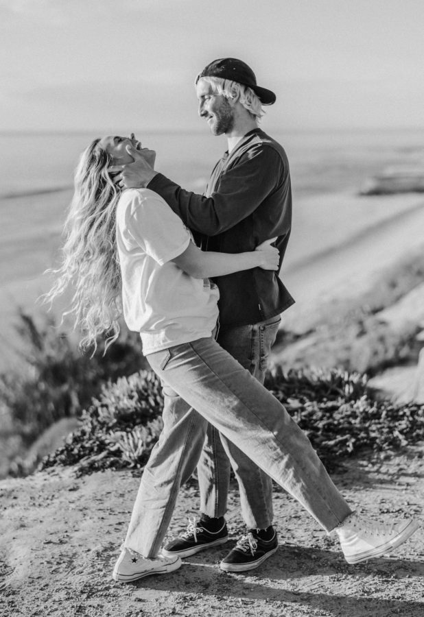 black and white carlsbad overlook couples shoot