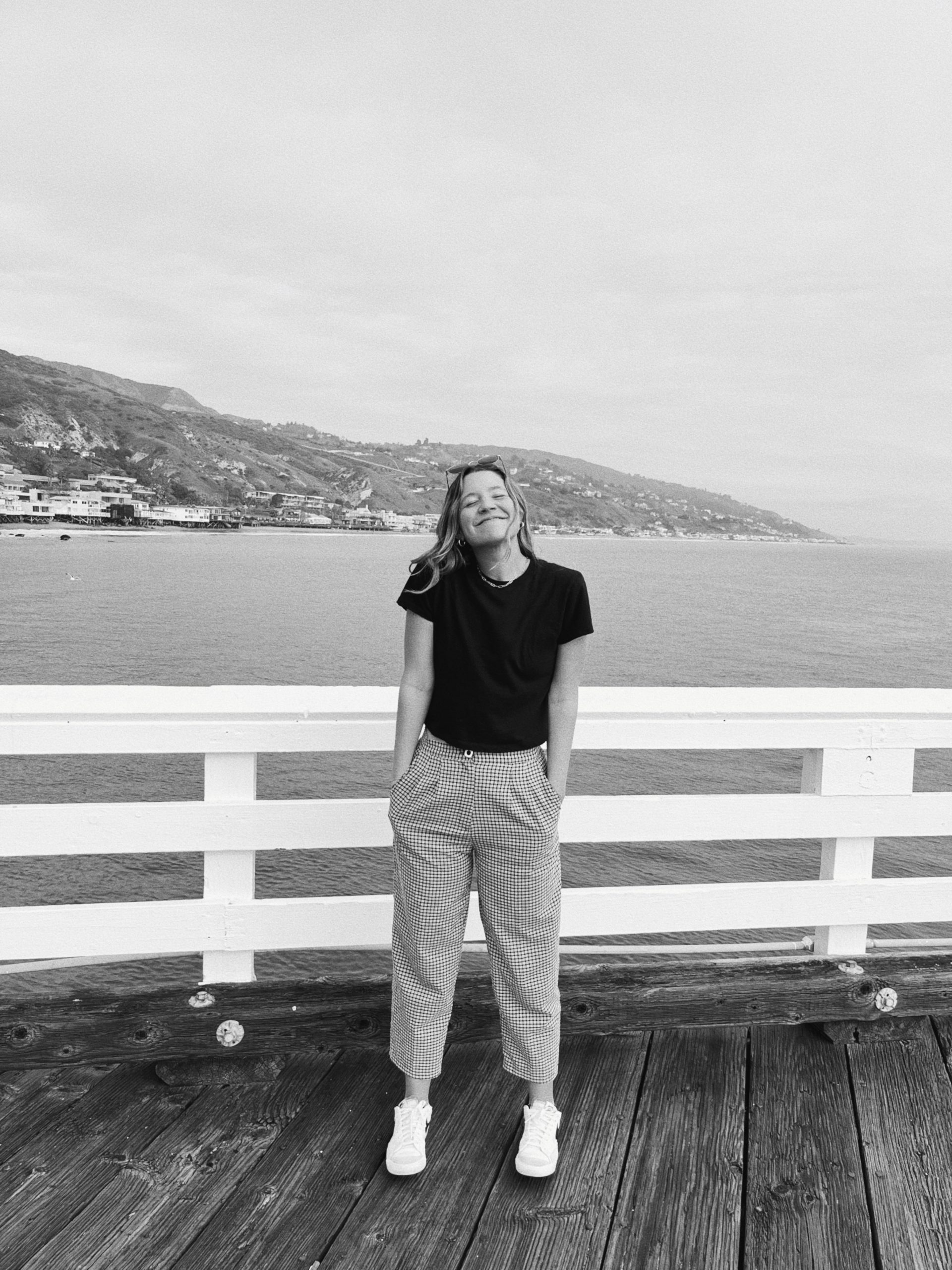 black and white living in southern california hannah smith photography smiling posing