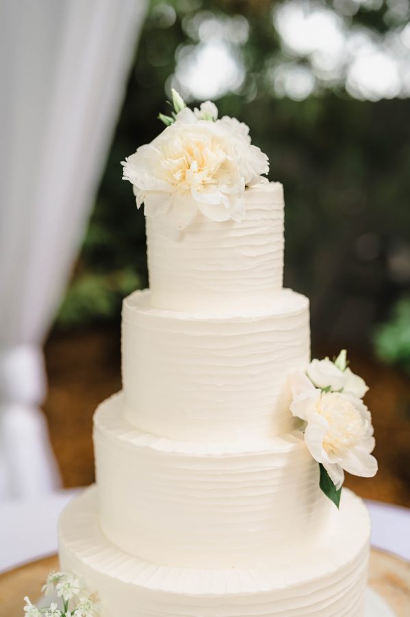 wedding cake simple white roses